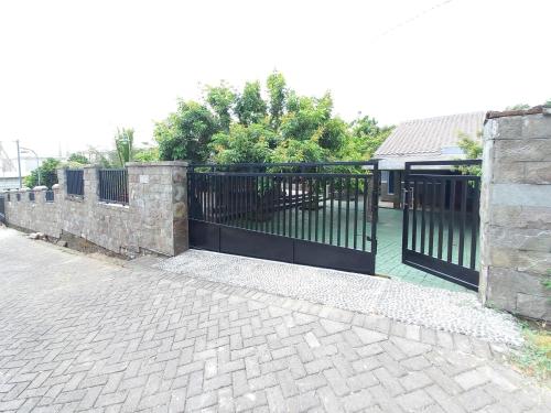 alif house syariah redpartner near taman dayu pandaan