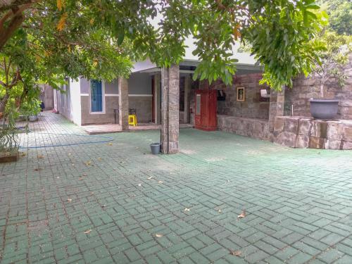 alif house syariah redpartner near taman dayu pandaan