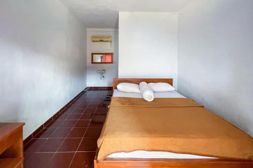 Guest House Surya Ayu Permai Buleleng Mitra Reddoorz,,2 star