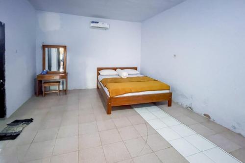 Guest House Surya Ayu Permai Buleleng Mitra Reddoorz,,2 star