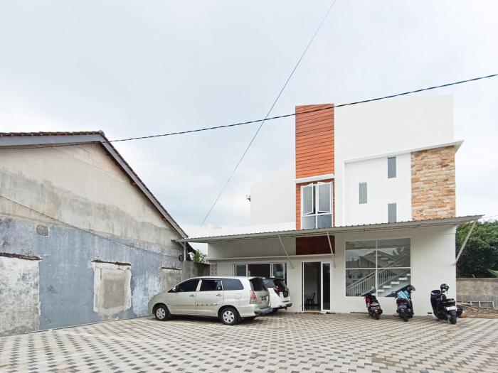 happy family homestay jember mitra reddoorz