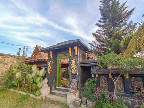 Intayu Homestay Redpartner,,2 star