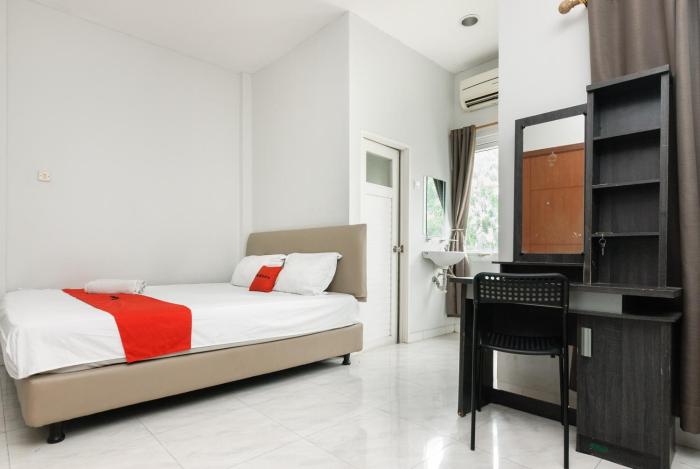 reddoorz near mandaya royal hospital puri