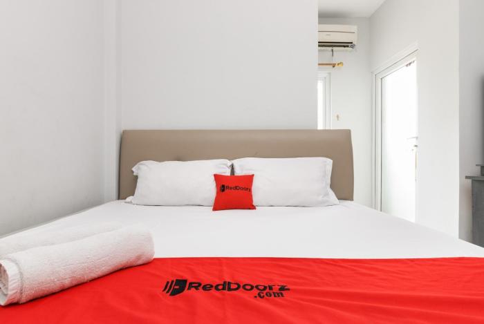 reddoorz near mandaya royal hospital puri