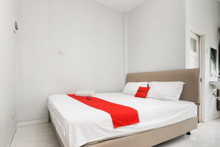 reddoorz near mandaya royal hospital puri