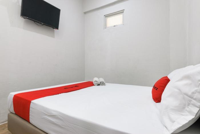 reddoorz near mandaya royal hospital puri
