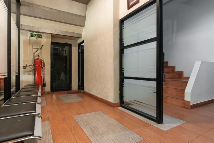 reddoorz near mandaya royal hospital puri