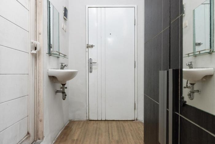 reddoorz near mandaya royal hospital puri
