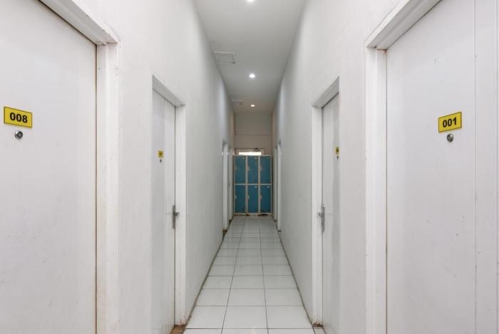 reddoorz near mandaya royal hospital puri
