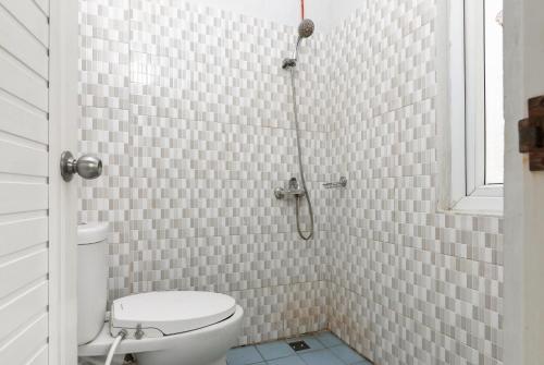 reddoorz near mandaya royal hospital puri