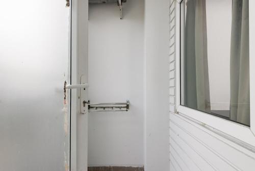 reddoorz near mandaya royal hospital puri