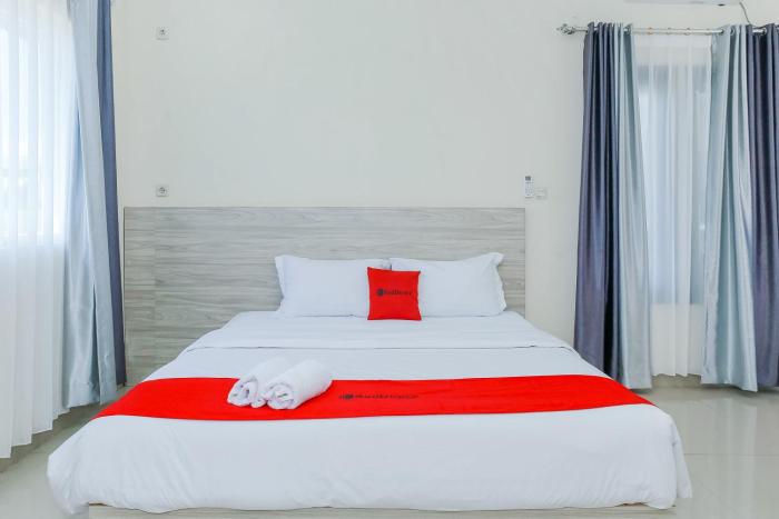 reddoorz plus gng hotel el tari airport kupang