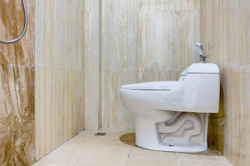 reddoorz plus gng hotel el tari airport kupang