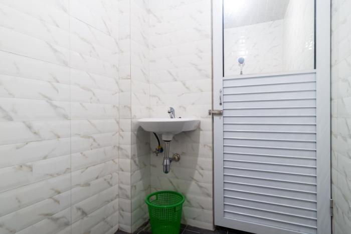 reddoorz plus sempurna inn medan