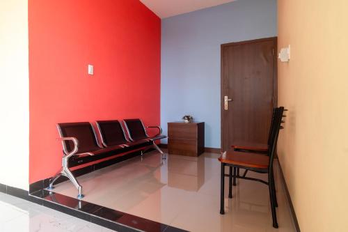 reddoorz plus sempurna inn medan