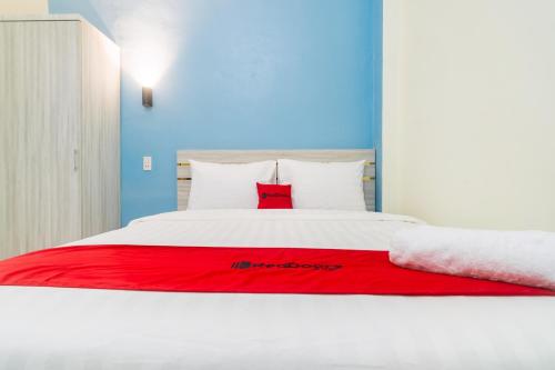 reddoorz plus sempurna inn medan