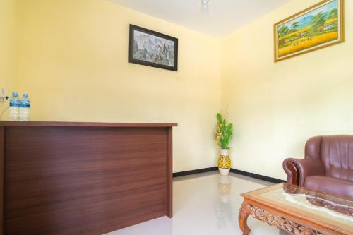 reddoorz plus sempurna inn medan
