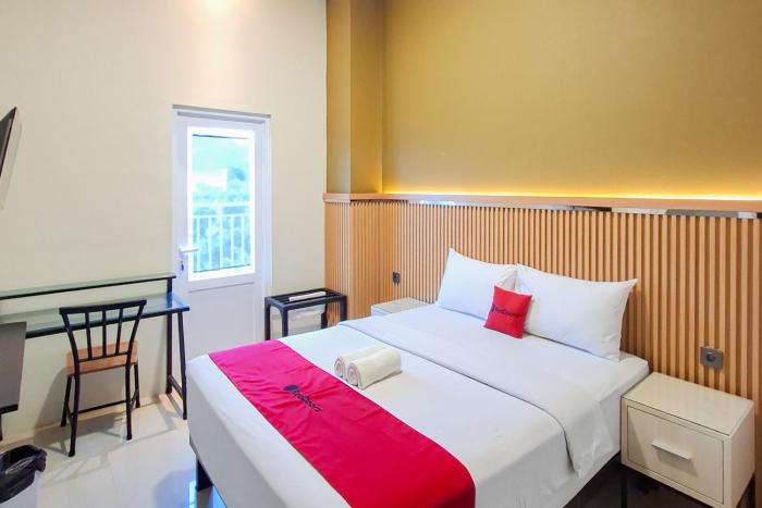 reddoorz plus syariah at lotus residence