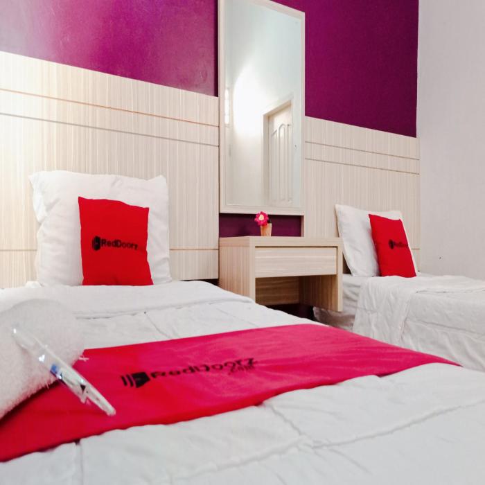 reddoorz syariah hotel dafiz ananda ujung padang