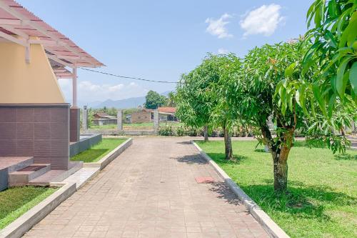 reddoorz syariah kadungora garut