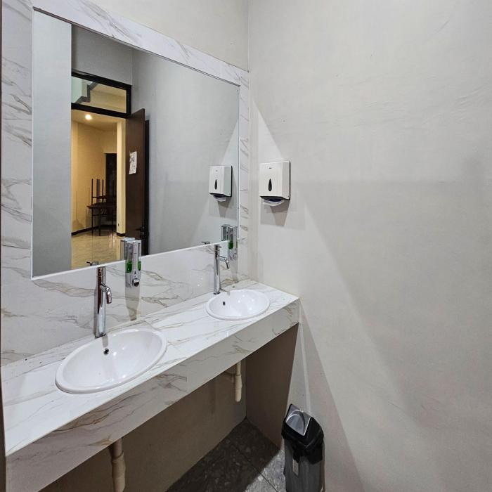 wonorejo hotel mitra reddoorz