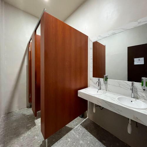 wonorejo hotel mitra reddoorz