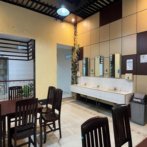 wonorejo hotel mitra reddoorz
