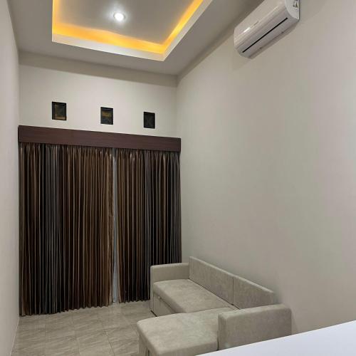 wonorejo hotel mitra reddoorz
