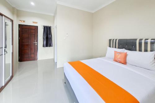 Sans Hotel Bliss Pekanbaru,,3 star