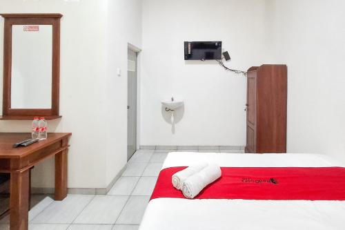reddoorz syariah at jalan panglima sudirman probolinggo