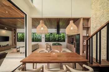 The Vinava Villa Canggu By Ini Vie Hospitality,,4 star