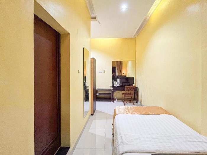kartika hotel syariah pacitan mitra reddoorz