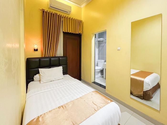 kartika hotel syariah pacitan mitra reddoorz