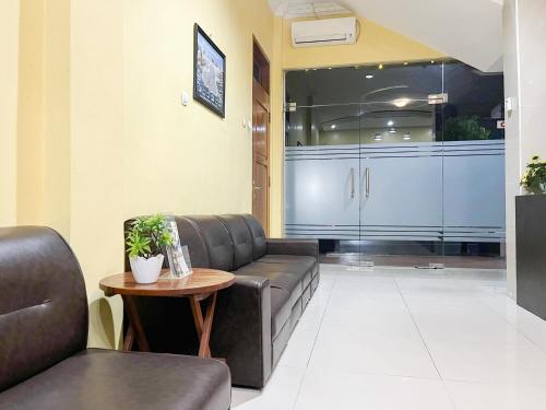 kartika hotel syariah pacitan mitra reddoorz