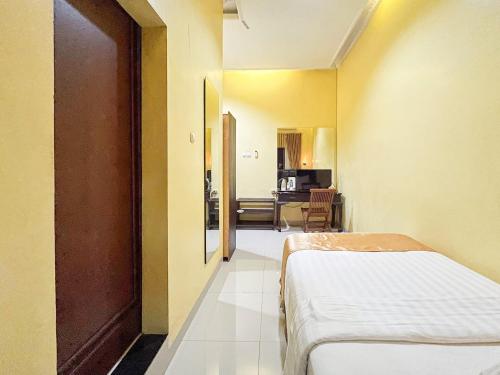 kartika hotel syariah pacitan mitra reddoorz