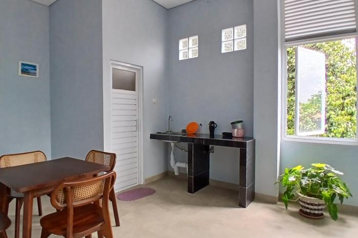 priyanka guesthouse syariah maguwo mitra reddoorz