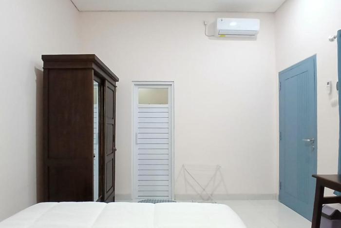 priyanka guesthouse syariah maguwo mitra reddoorz