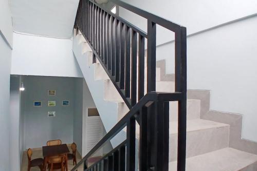 priyanka guesthouse syariah maguwo mitra reddoorz