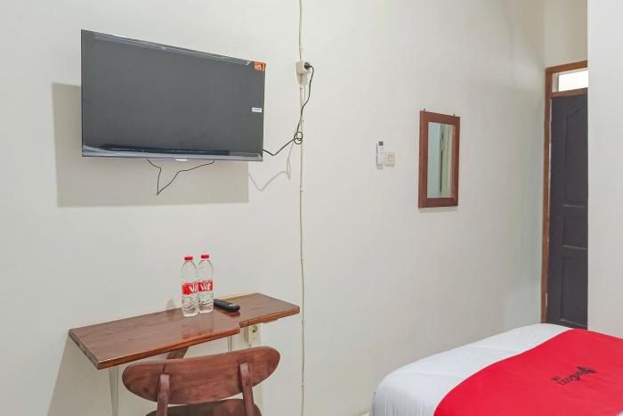 reddoorz at anjasmoro guest house near bandara ahmad yani semarang