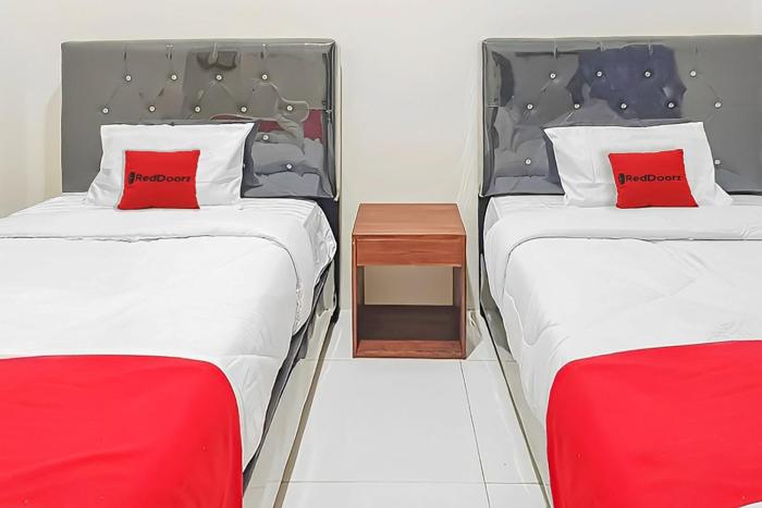 reddoorz at anjasmoro guest house near bandara ahmad yani semarang