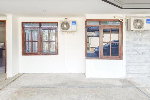 reddoorz at anjasmoro guest house near bandara ahmad yani semarang