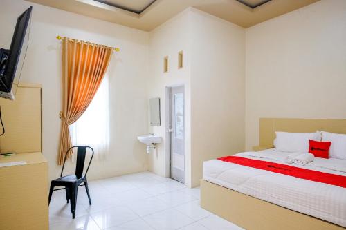 reddoorz dewanti syariah near stasiun tulungagung