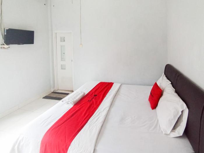 reddoorz at penginapan hello pacitan