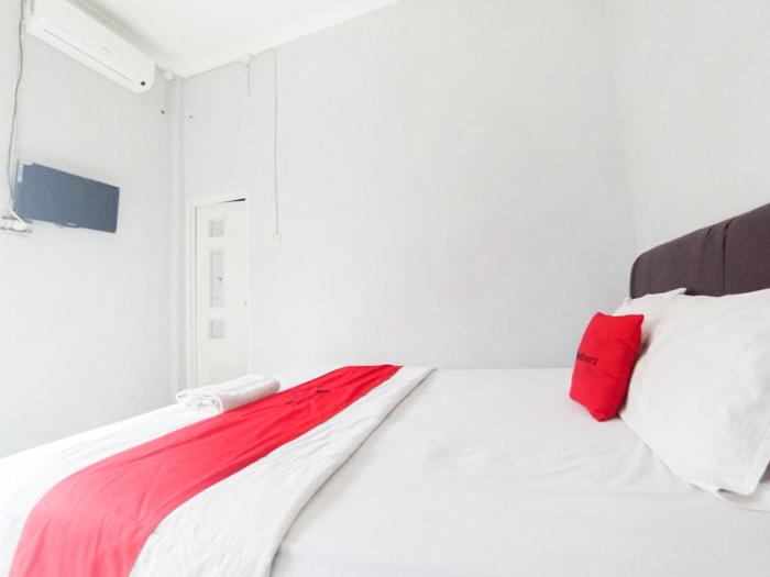 reddoorz at penginapan hello pacitan