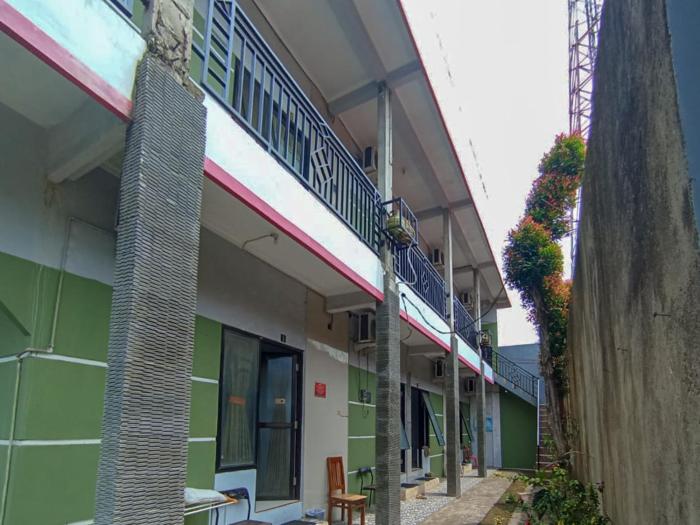 reddoorz at penginapan hello pacitan