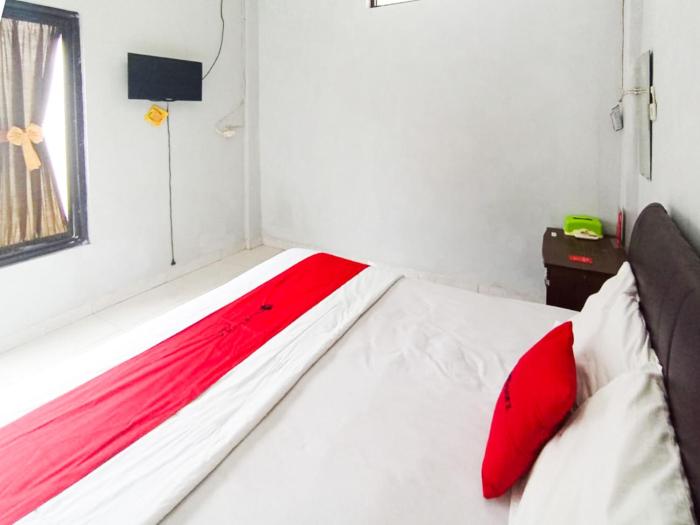 reddoorz at penginapan hello pacitan