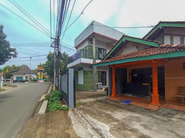 reddoorz at penginapan hello pacitan