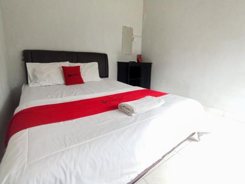 reddoorz at penginapan hello pacitan