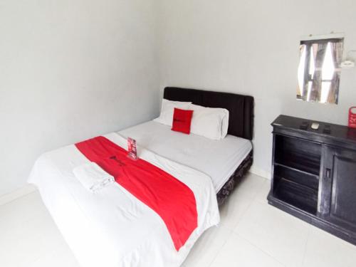 reddoorz at penginapan hello pacitan