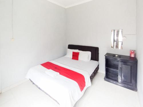 reddoorz at penginapan hello pacitan